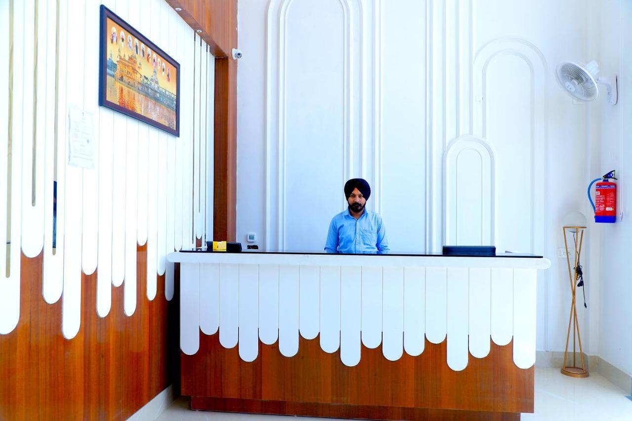 Hotel Diamond View Amritsar Exteriér fotografie